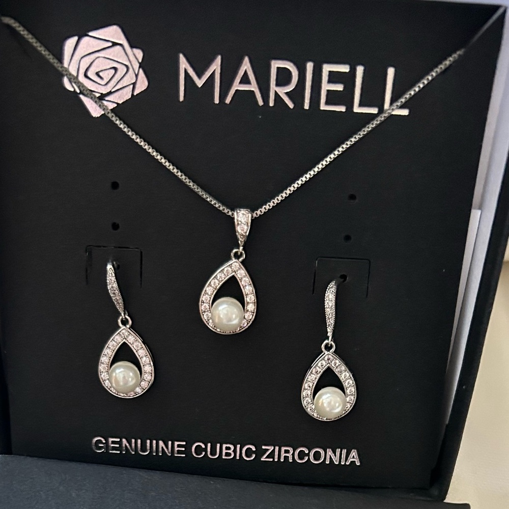 Mariel Silver Cubic Zirconia Jewelry Set